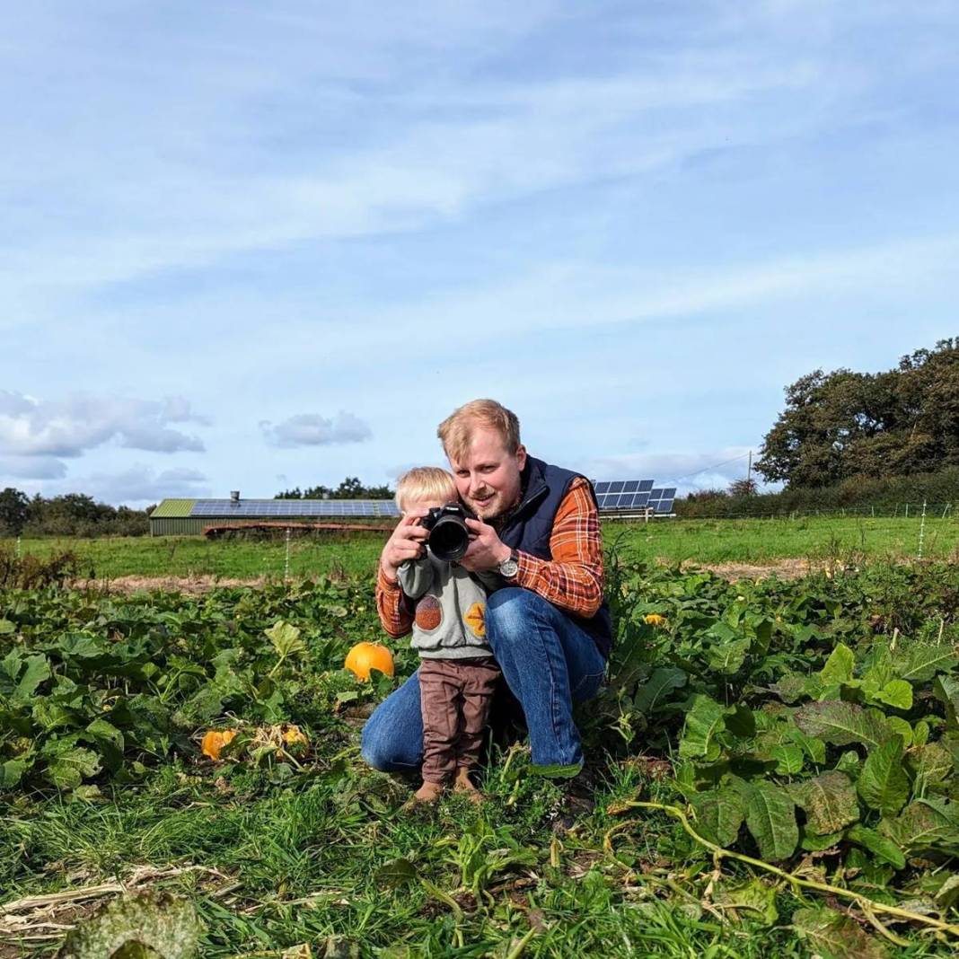 12 yaşında gibi ama 2 çocuk annesi! Yaşını duyanlar inanmakta güçlük çekiyor 7